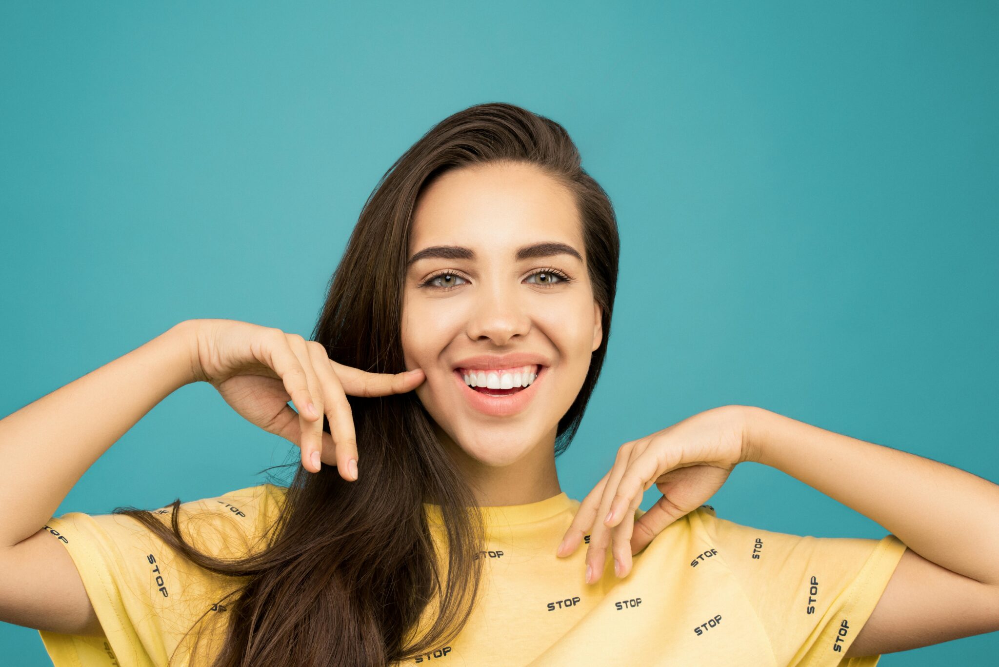 Should You Brush Your Teeth Before or After Using Whitening Strips